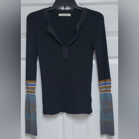 Free People We The Free Mikah Notch Neck Top/Black Combo - Picture 6 of 16